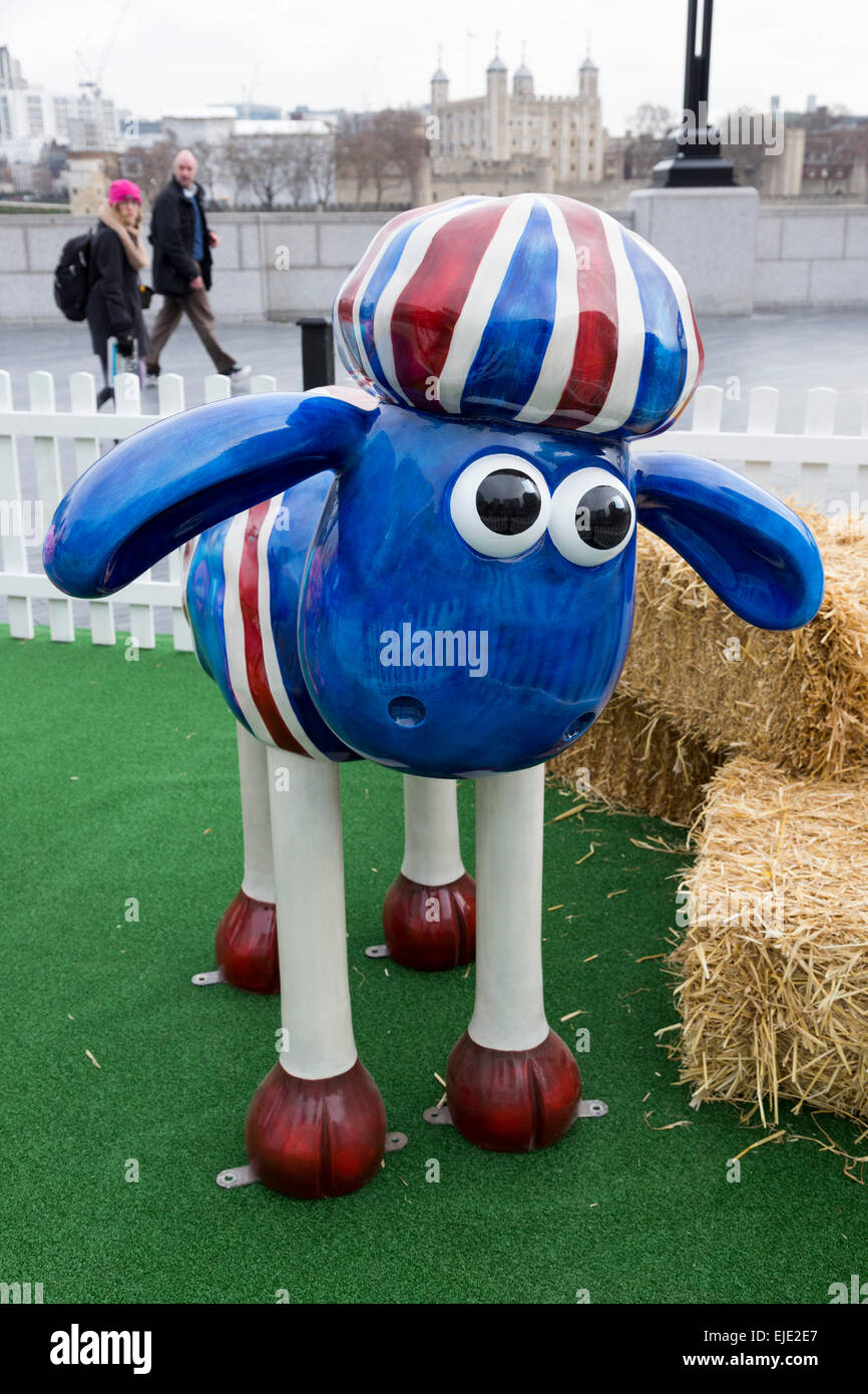 Londres, Royaume-Uni. 24 mars 2015. Brebis brebis-nion Jack conçu par Laura Cramer au Shaun dans la ville Londres lancement. Aardman Animations' 'Shaun les brebis sont parsemés autour de Londres, du samedi 28 mars pour former un sentier arts spécial qui profitera à des milliers d'enfants dans les hôpitaux à travers le Royaume-Uni. Les sculptures ont été conçues par des artistes, designers et des célébrités dont David Gandy, Zayn Malik, Zandra Rhodes et Cath Kidston et seront mis aux enchères après l'exposition se termine le 25 mai. Photo : Bettina Strenske Banque D'Images