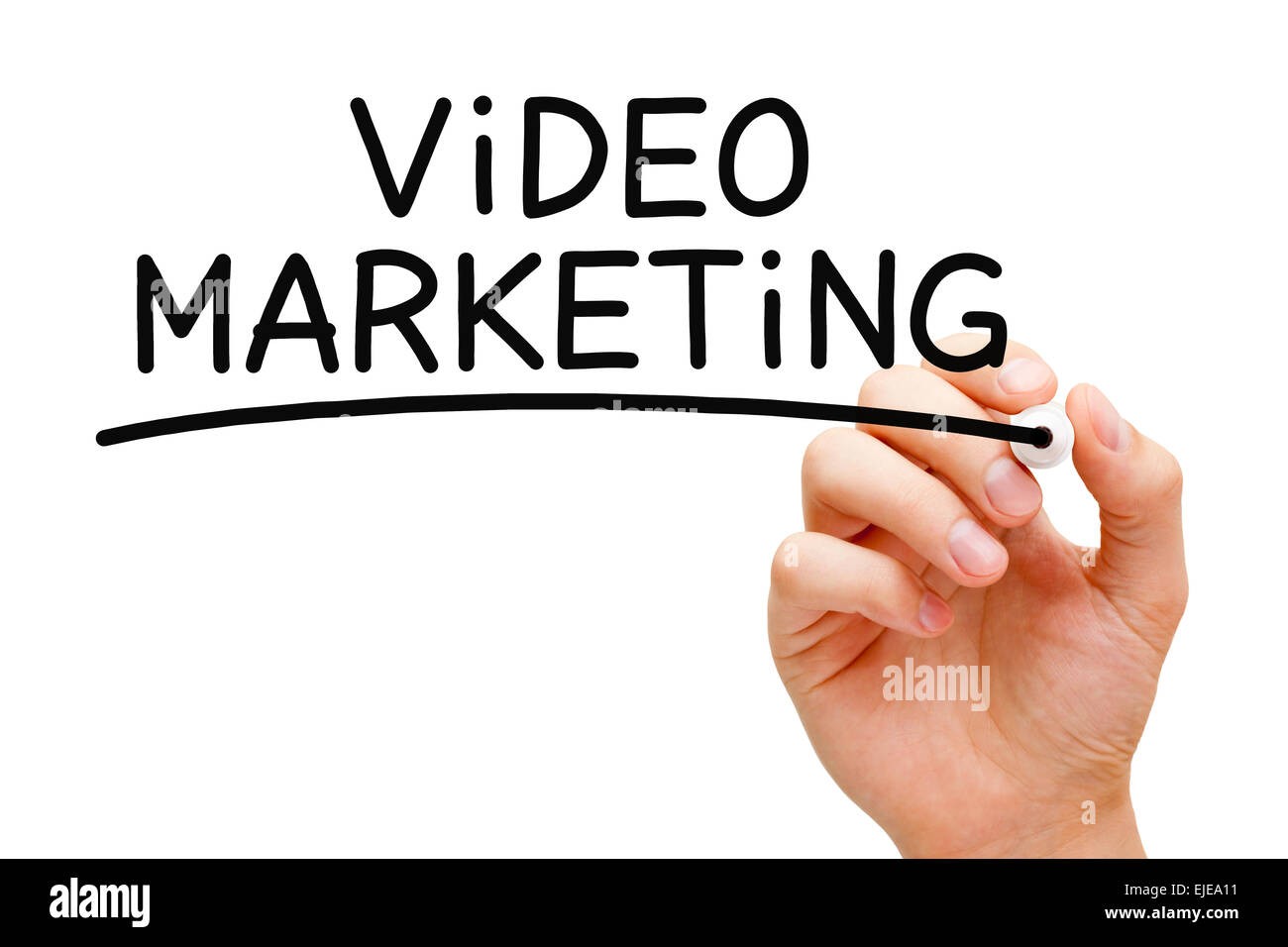 Marketing vidéo écriture avec marqueur noir sur transparent d'essuyer. Banque D'Images