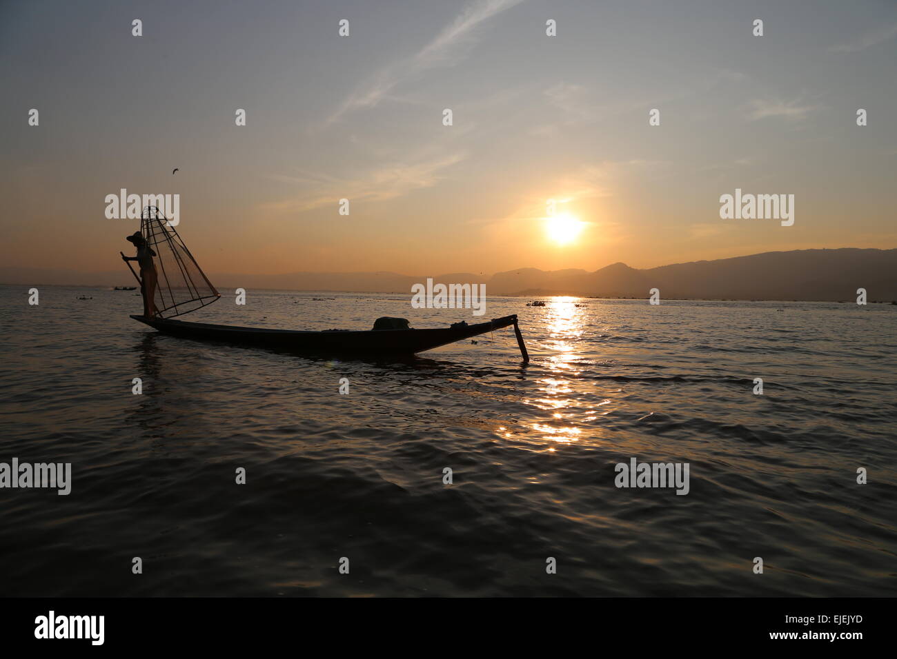 Pêcheur traditionnel, au Lac Inle Banque D'Images