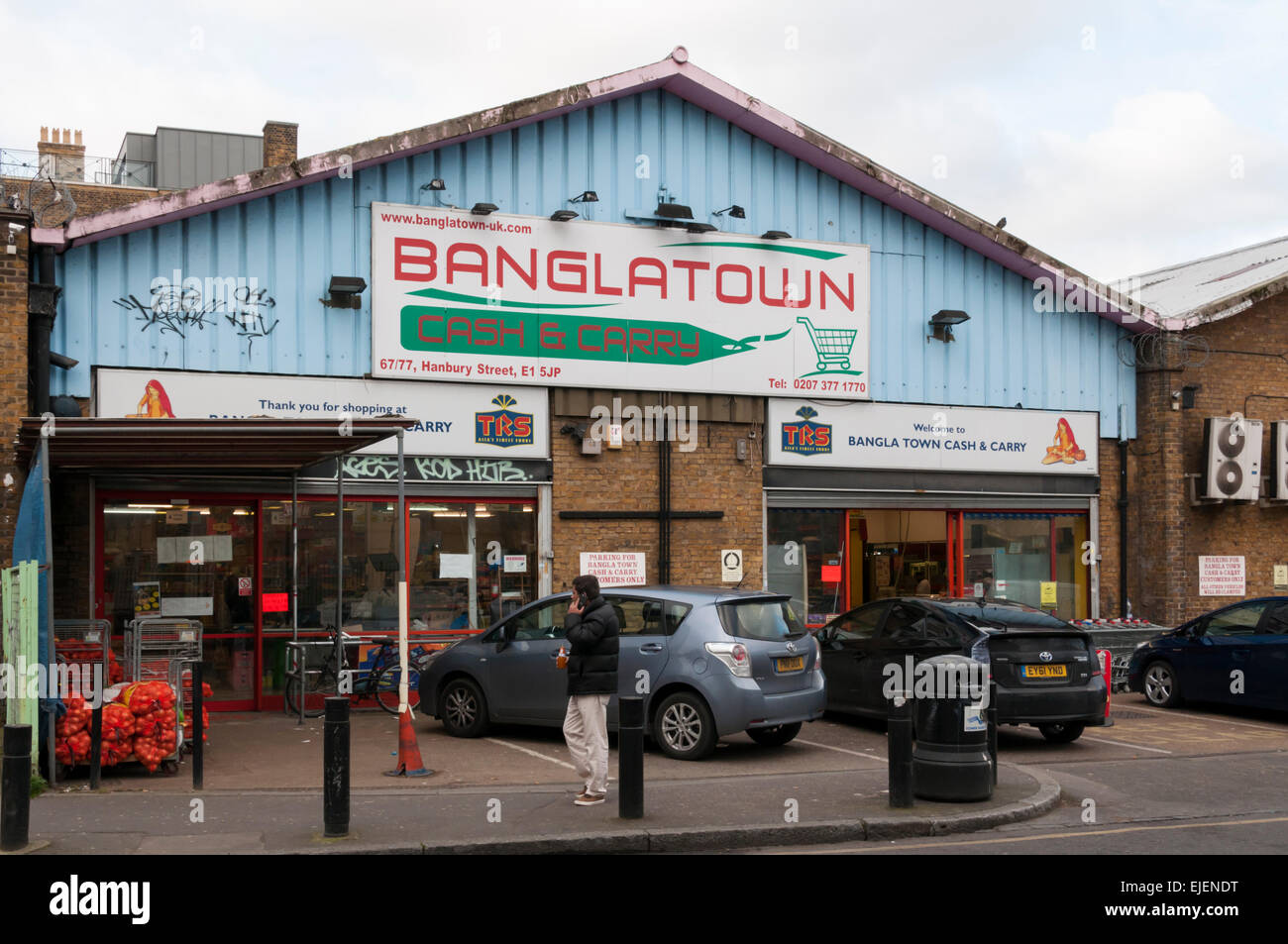 Le Banglatown Cash & Carry dans la rue Hanbury, East London. Banque D'Images