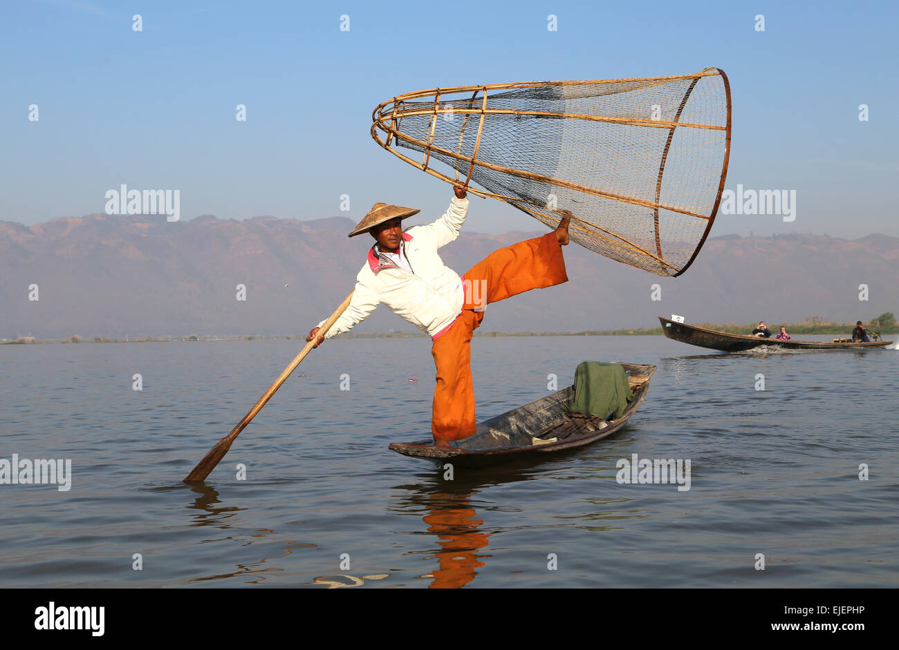 Pêcheur traditionnel, au Lac Inle Banque D'Images