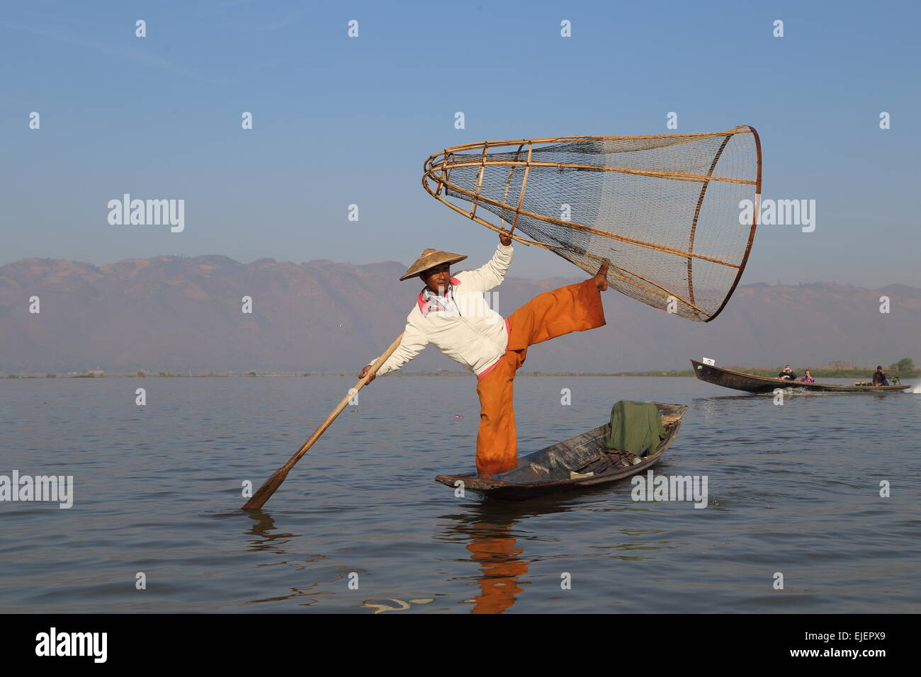 Pêcheur traditionnel, au Lac Inle Banque D'Images