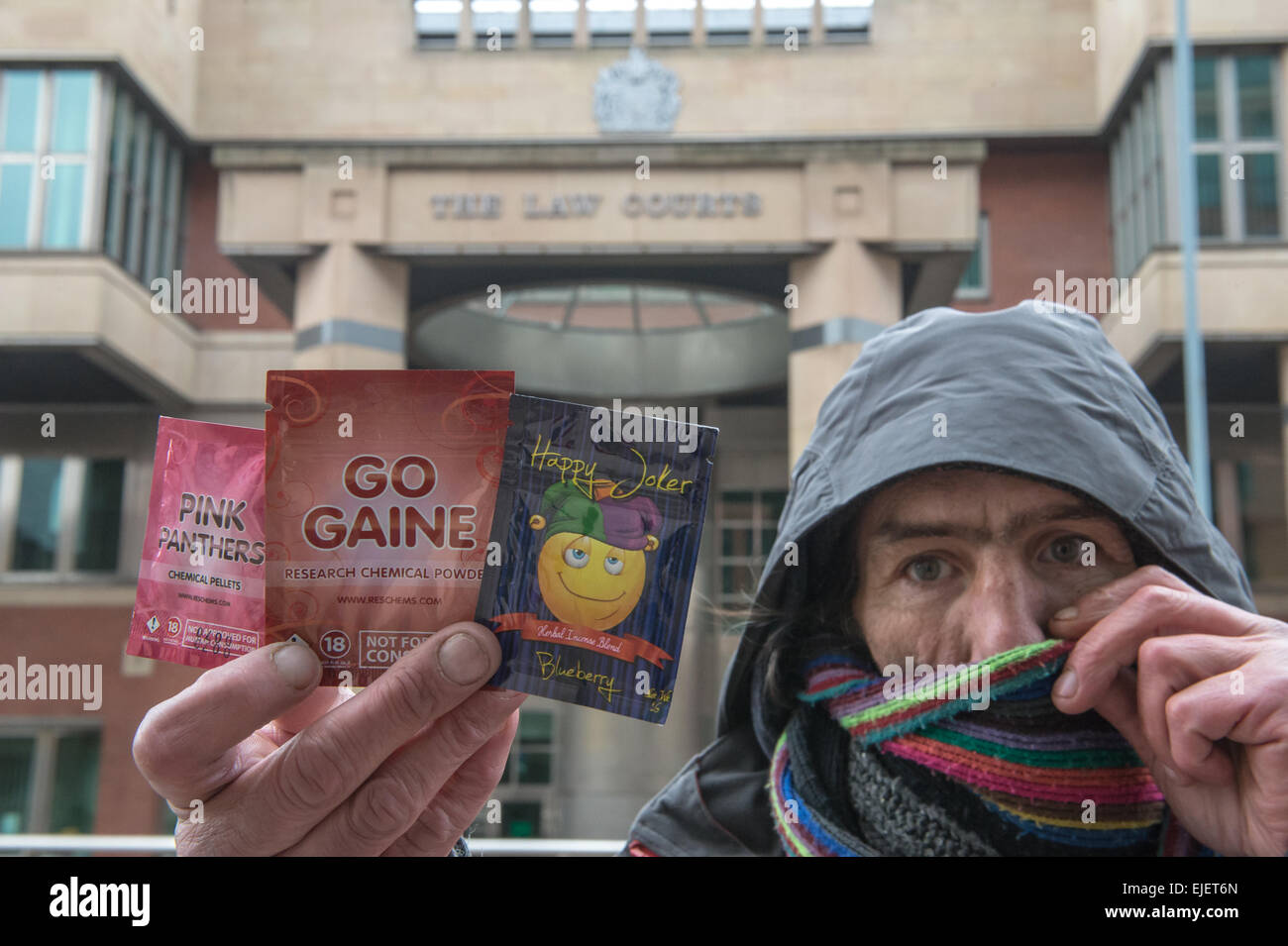 Un croupier a un choix d'euphorisants légaux y compris les Panthères Roses, rendez-vous sur gaine et heureux Joker. Banque D'Images