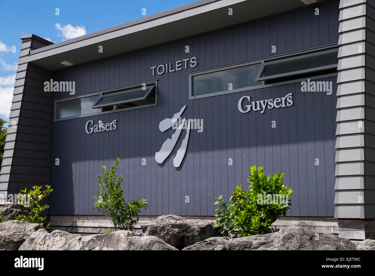 Humour du jeu de mots pour nommer les toilettes à la vallée géothermique Orakei Korako près de Taupo en Nouvelle-Zélande. Banque D'Images