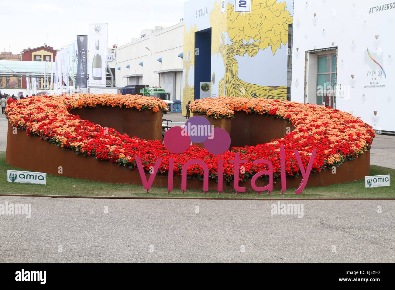 Vérone, Italie. 25 mars, 2015. entrée de l'exposition Vinitaly à Vérone le 25 mars 2015 Credit : Andrea Spinelli/Alamy Live News Banque D'Images