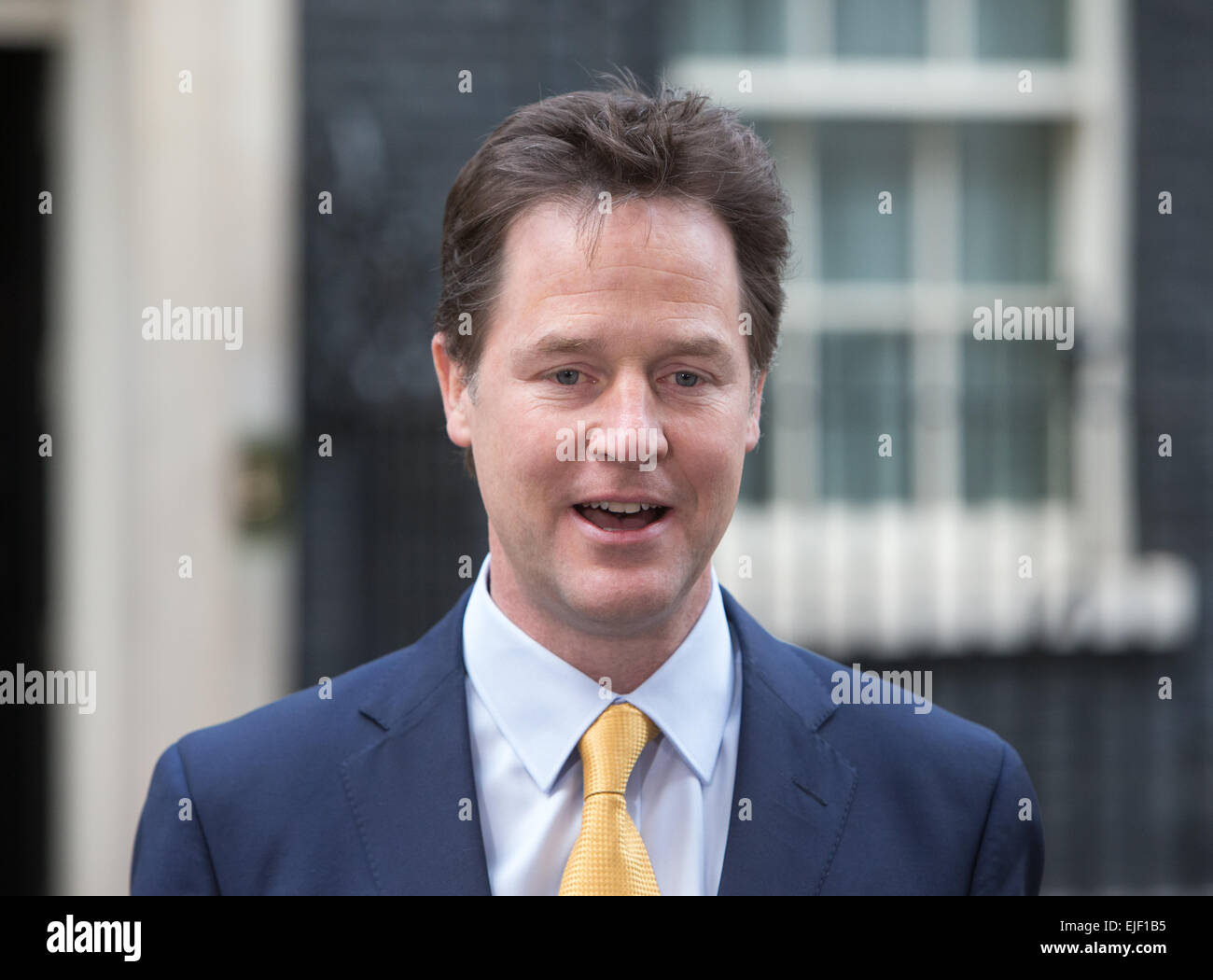 Nick Clegg, vice-premier ministre, ce qui donne une interview télévisée à Downing Street,London Banque D'Images