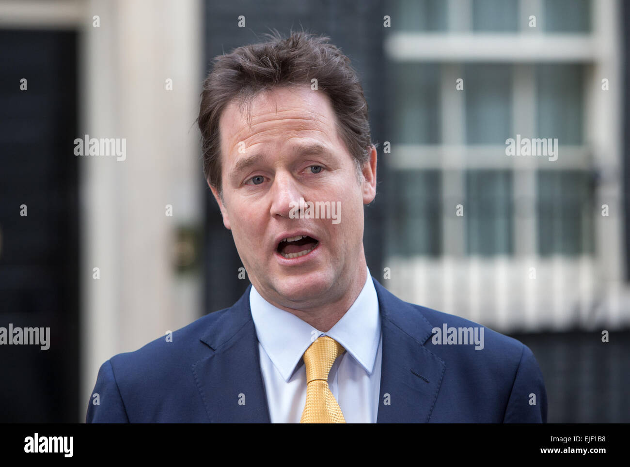 Nick Clegg, vice-premier ministre, ce qui donne une interview télévisée à Downing Street,London Banque D'Images