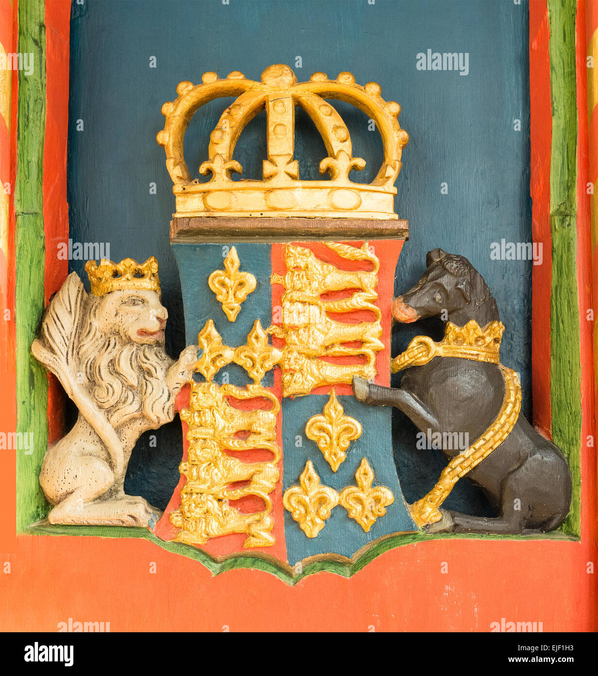Le Northamptonshire, Fotheringhay, UK. Mar 25, 2015. Un service commémoratif organisé par la société Richard III prend place dans l'église de St Marie et tous les saints dans le berceau de Fotheringhay, Richard III, le mercredi 25 mars 2015, l'avenir de l'os de Richard reinterment à Leicester le 26 mars 2015. Les armoiries de la maison d'York est gravé sur l'intérieur de l'Eglise, dans sa chaire, qui a été versé à l'Église par le frère de Richard, Edward IV. Credit : miscellany/Alamy Live News Banque D'Images