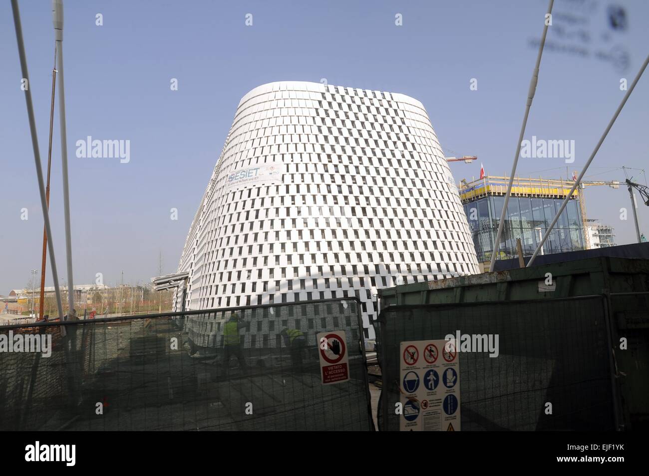 Milan (Italie), chantier de construction pour l'Exposition mondiale EXPO 2015, pavillon de la banque Intesa Sanpaolo Banque D'Images