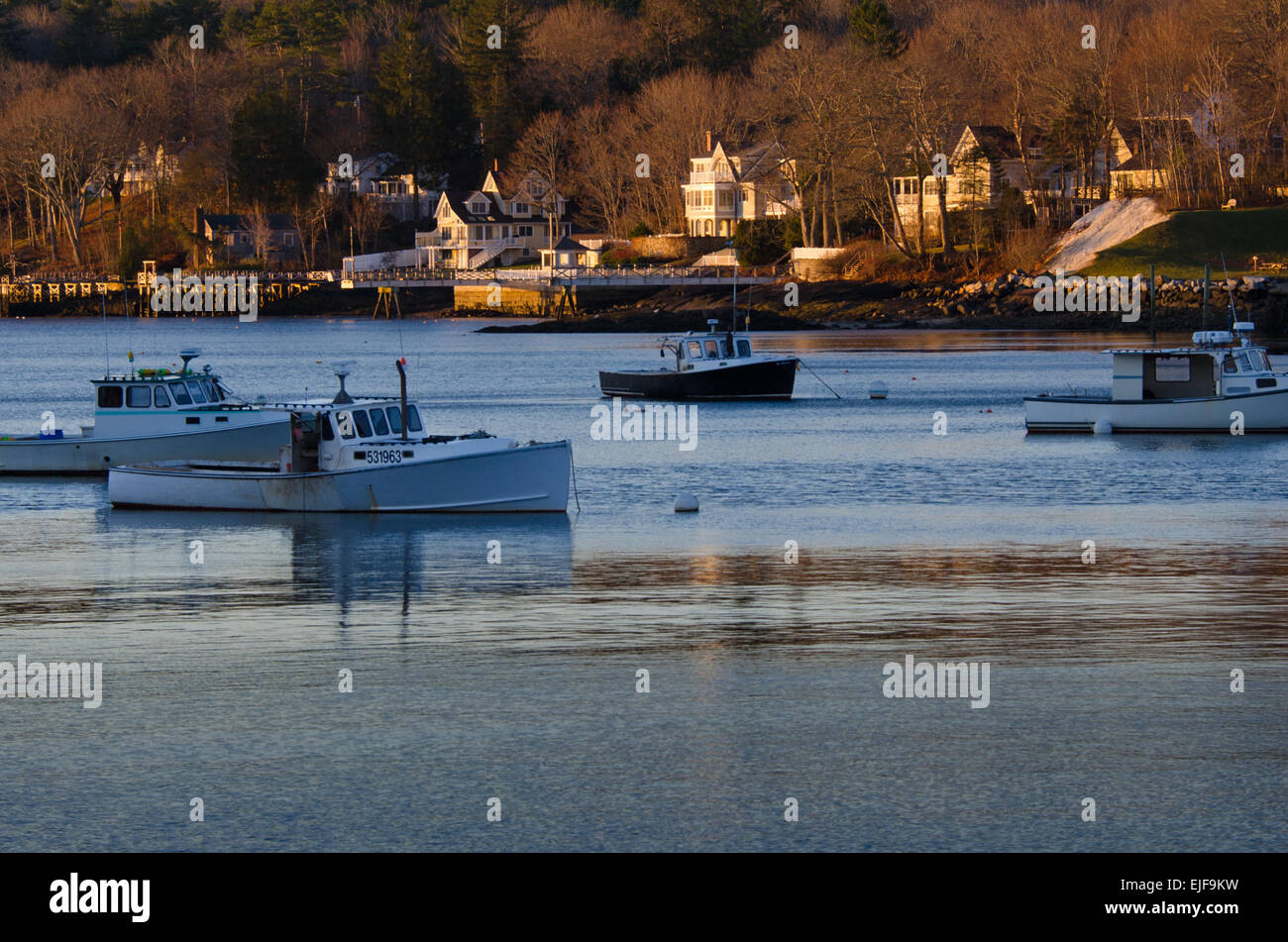 Lever du soleil dans le port de Rockport, Maine. Banque D'Images