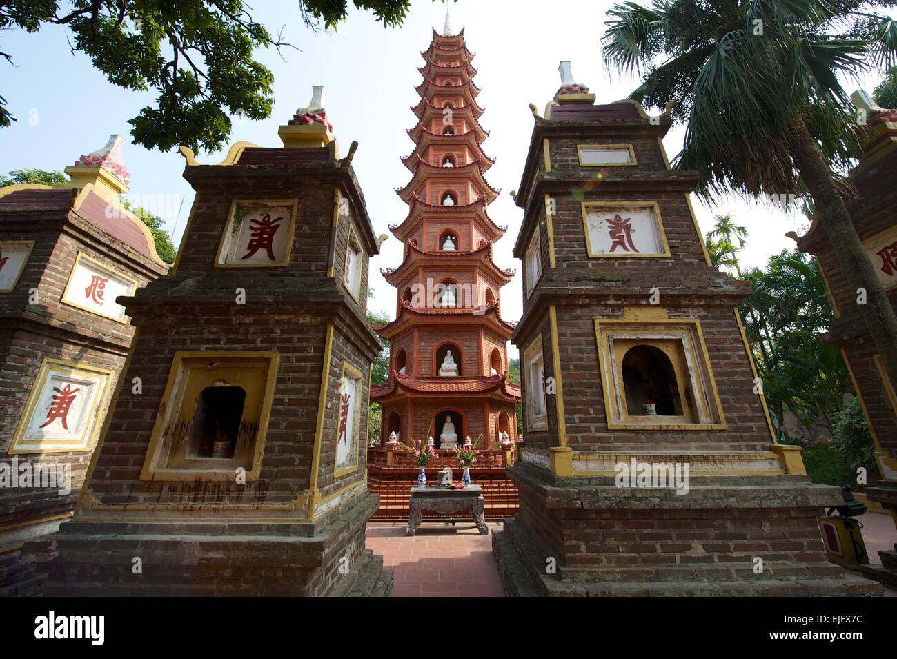 La Pagode Tran Quoc, Hanoi, Vietnam Banque D'Images