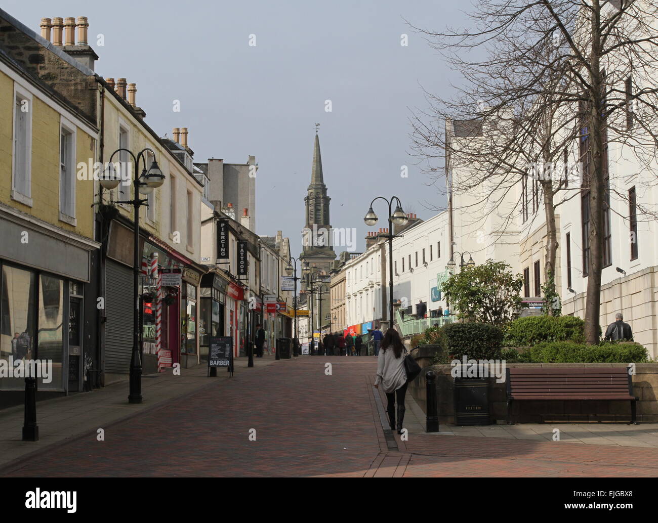 Scène de rue de Falkirk avec le clocher de l'Écosse en mars 2015 Banque D'Images