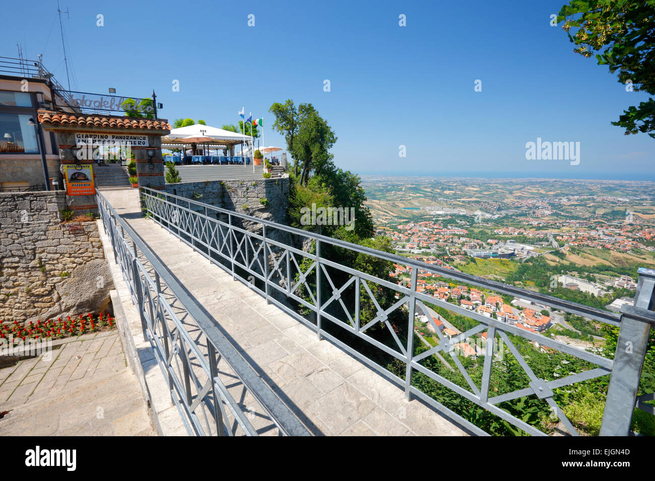 San Marino - vue depuis le haut de la mer Adriatique. Banque D'Images