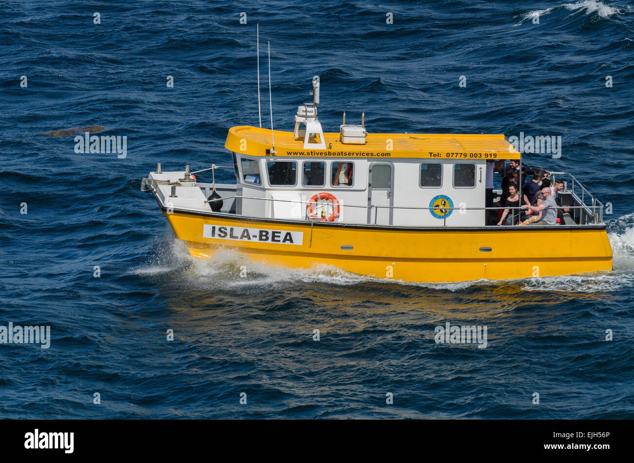 L'Isla Bea exploités par des services de bateaux de St Ives en tenant les vacanciers sur les excursions en bateau sur la côte de St Ives. Banque D'Images