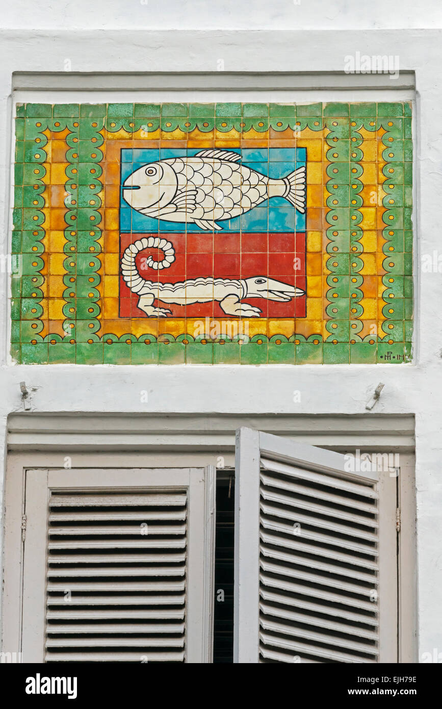 Peinture en mosaïque et fenêtre, Jakarta, Indonésie Banque D'Images