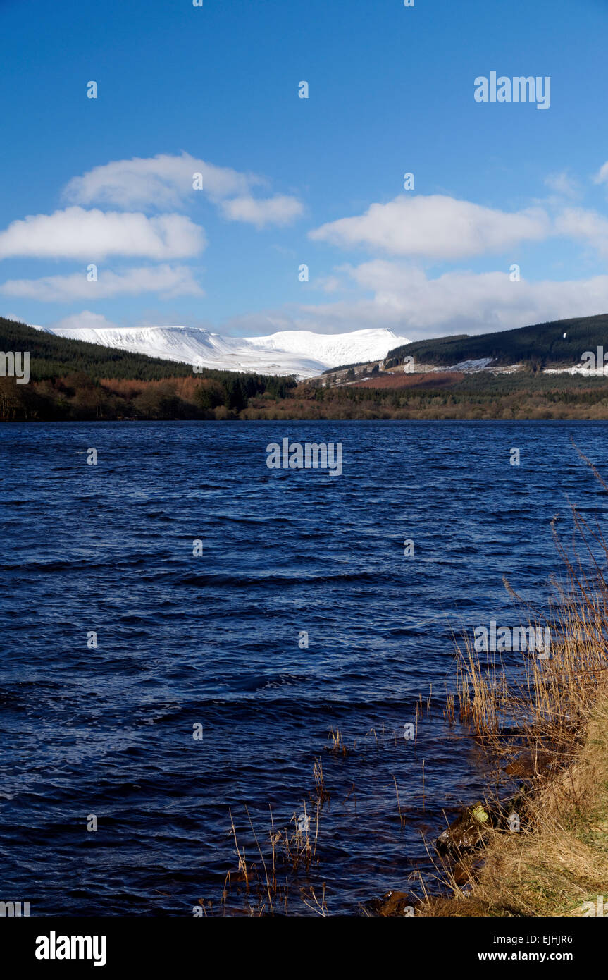 Pentwyn réservoir et les Brecon Beacons, parc national de Brecon Beacons, Powys, Wales, UK. Banque D'Images