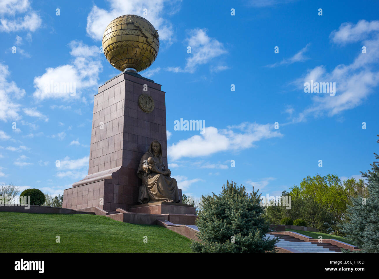 L'Ouzbékistan, Tachkent, Ouzbékistan la mère monument symbolique Banque D'Images