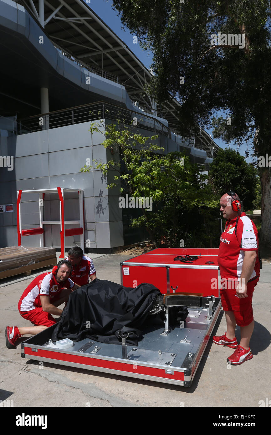 Sport Automobile : Championnat du Monde de Formule 1 de la FIA 2015, Grand Prix de Malaisie, mécanicien de la Scuderia Ferrari Banque D'Images