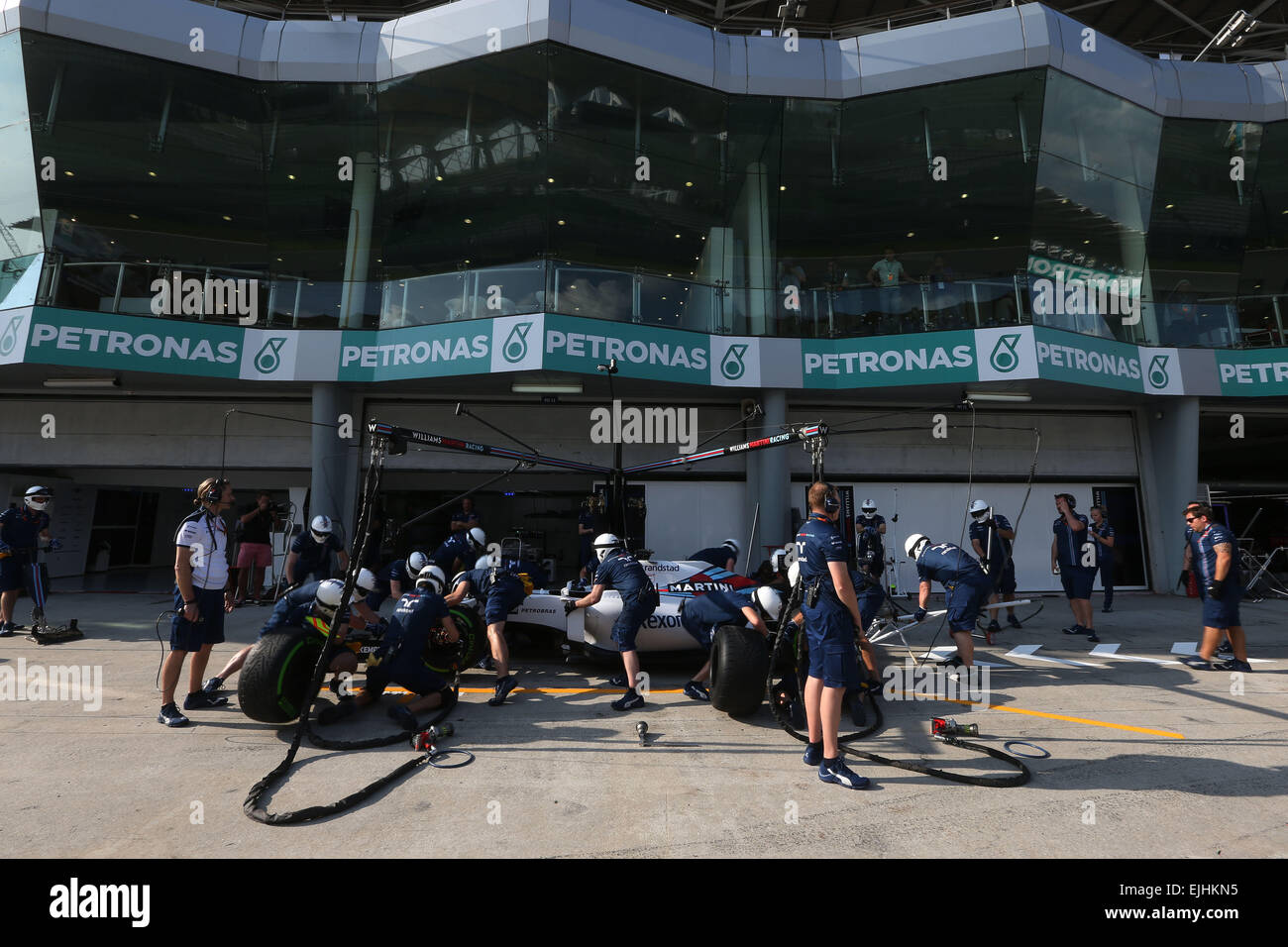 Sport Automobile : Championnat du Monde de Formule 1 de la FIA 2015, Grand Prix de Malaisie, pit stop formation, Williams Martini Racing Banque D'Images