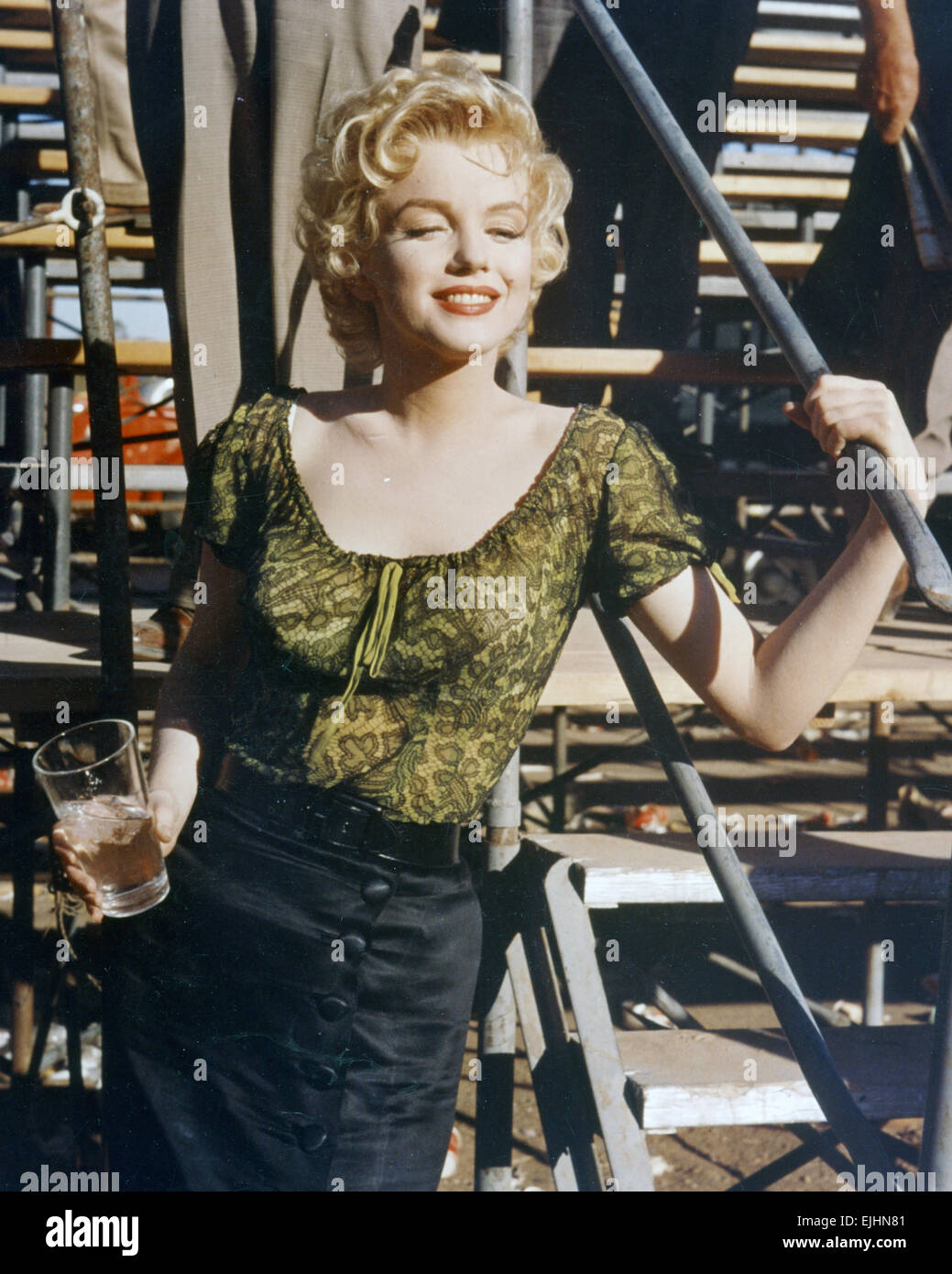 Marilyn Monroe 1926 1962 Actrice Americaine Tout En Divertissant Tropps Americain En Coree En Fevrier 1954 Photo Stock Alamy