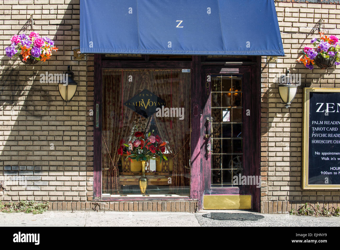 Zena boutique palm reader à Greenwich Village, New York City, USA Banque D'Images