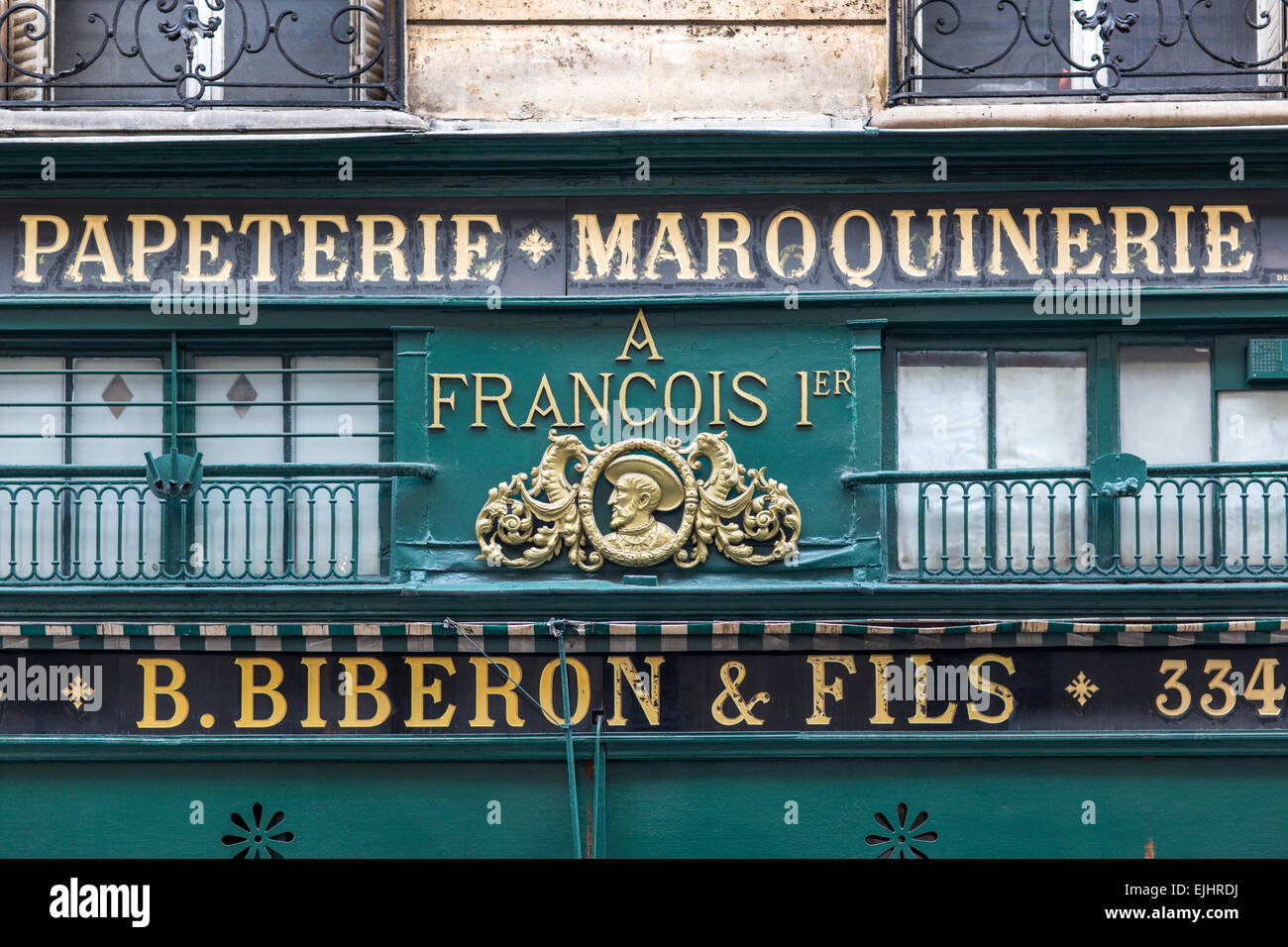 Papier et produits en cuir shop avant, Paris, France Banque D'Images