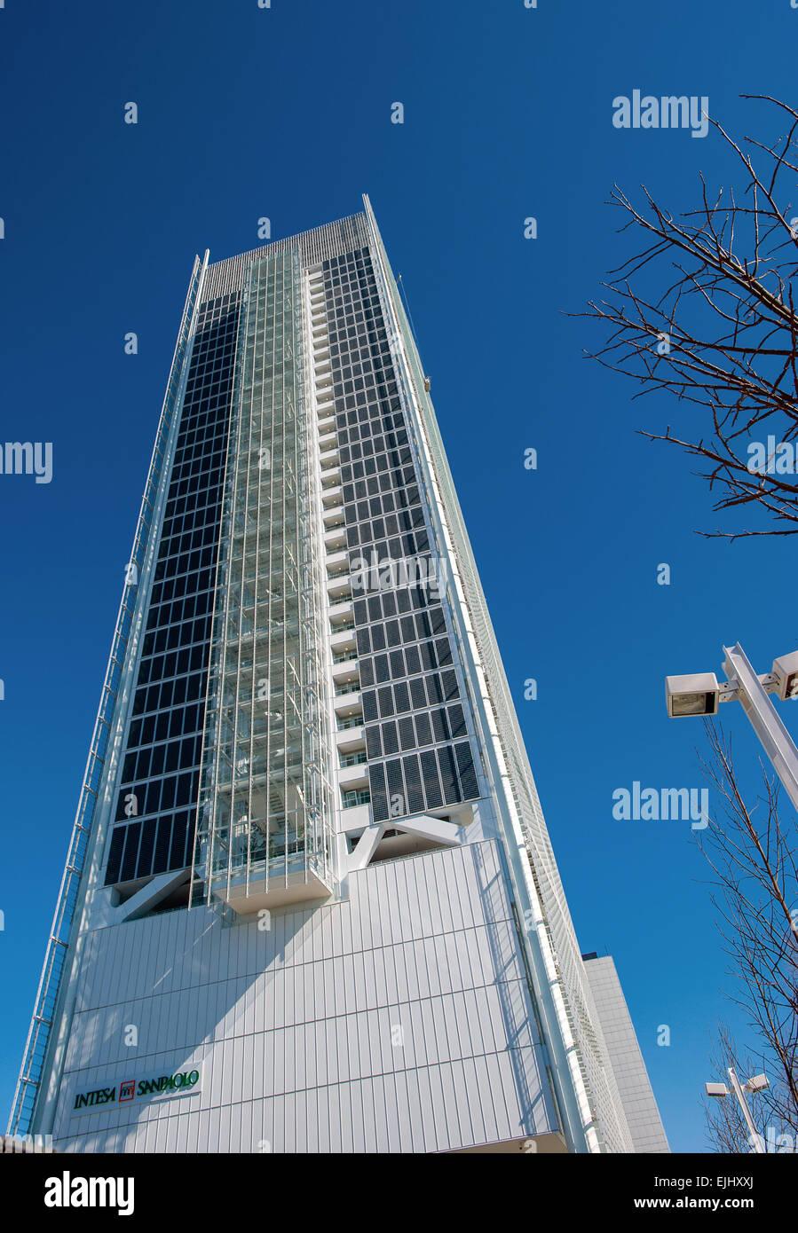 Italie Piémont Turin Vue de la ville. nouveau de gratte ciel le Gruppo Intesa San Paolo banque par l'architecte Renzo Piano Banque D'Images