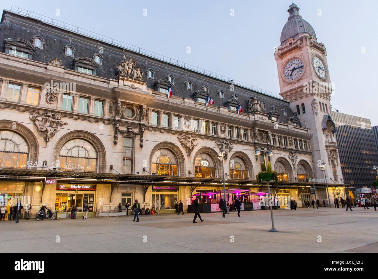 Paris, France, à l'extérieur, entrée de l'immeuble, Gare française Buiilding, 'Gare de Lyon' Banque D'Images
