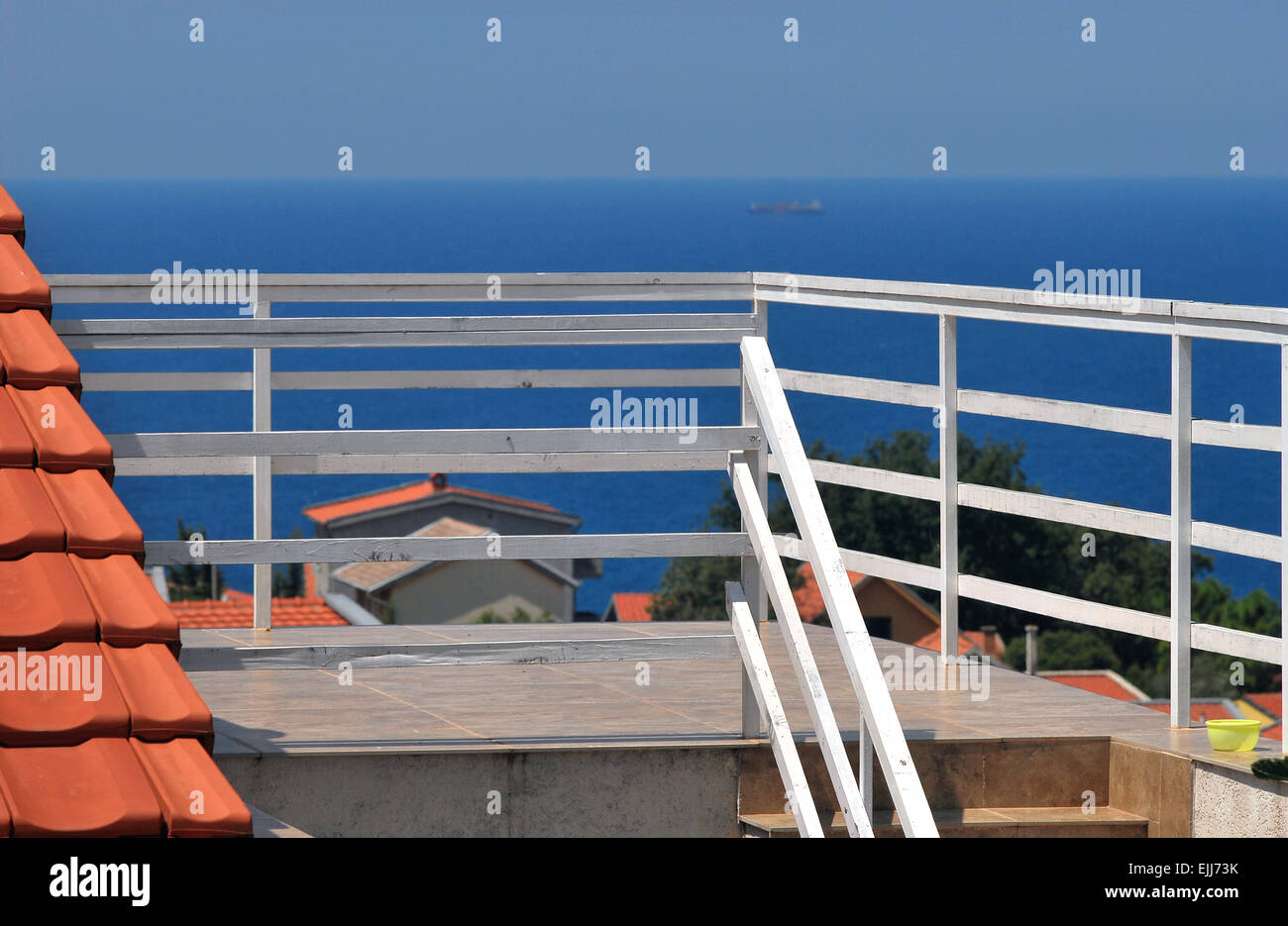 Terrasse et la vue sur la mer Adriatique Banque D'Images