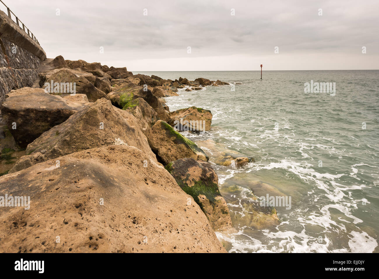 Rocky, avec vue sur la mer de West Bay , Dorset Banque D'Images