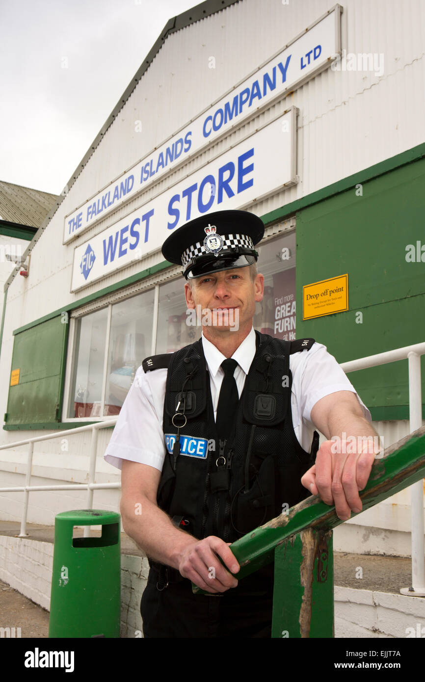 L'Atlantique Sud, Falklands, Port Stanley, policier local, PC Tim Wilson, de Newcastle Banque D'Images