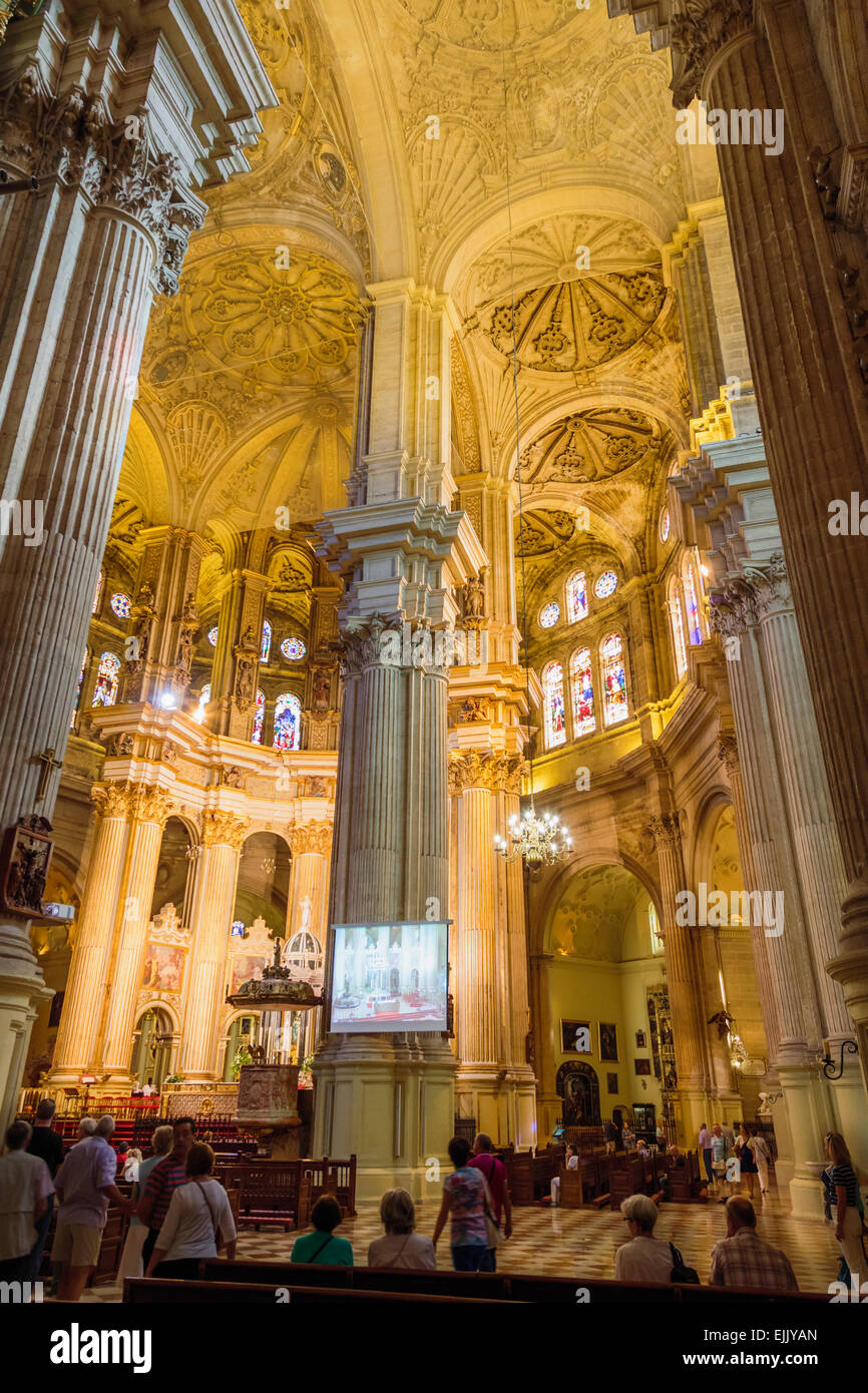 Malaga, la province de Malaga, Costa del Sol, Andalousie, Espagne du sud. Intérieur de la cathédrale de la Renaissance. Nom complet est l'espagnol Banque D'Images