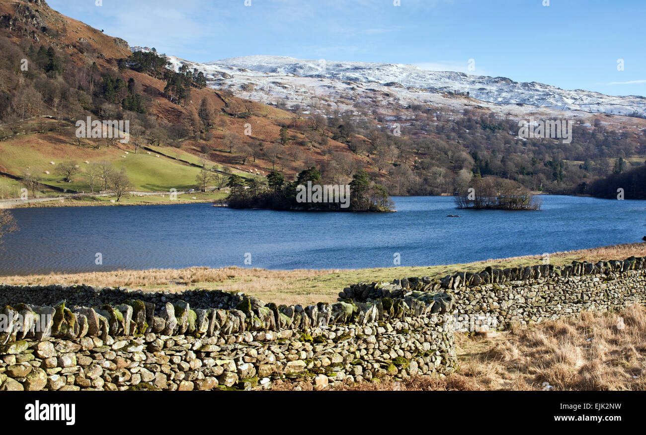 Rydal Water en hiver Parc National de Lake District Cumbria England Royaume-Uni Banque D'Images