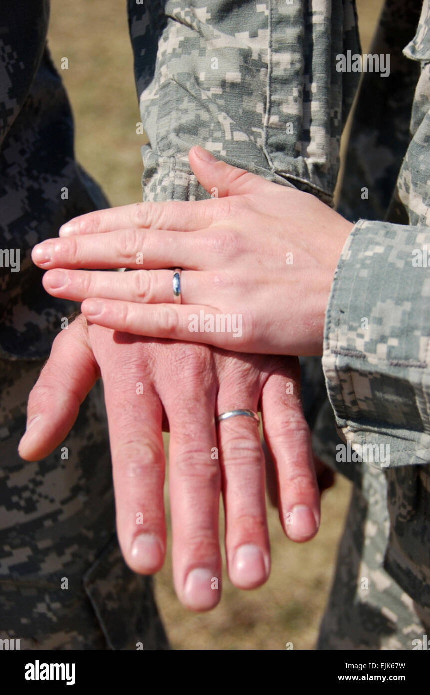 Military Couples Banque D Image Et Photos Alamy