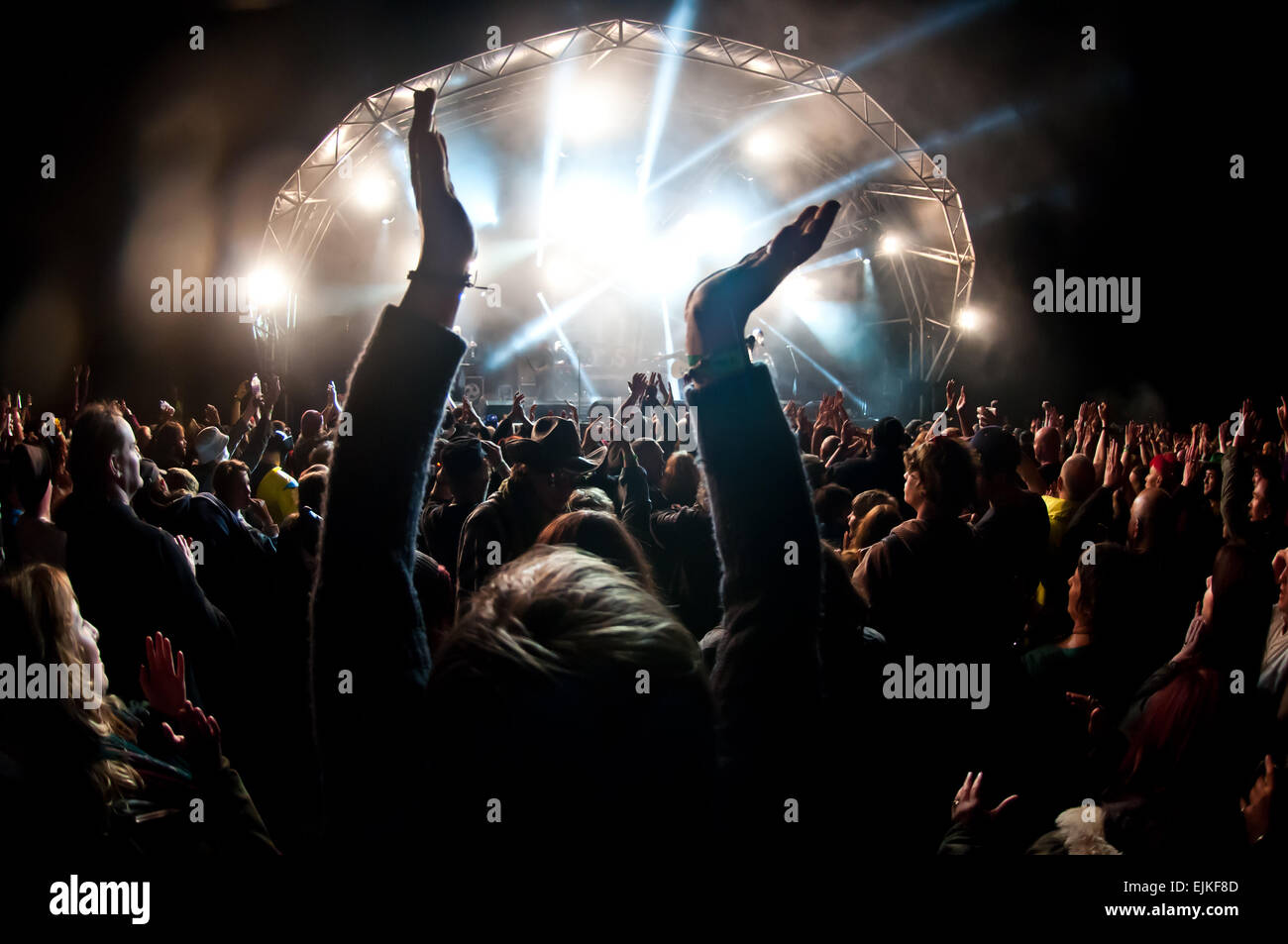 Foule applaudir les niveleurs à théorie barbus Festival 2013 Banque D'Images