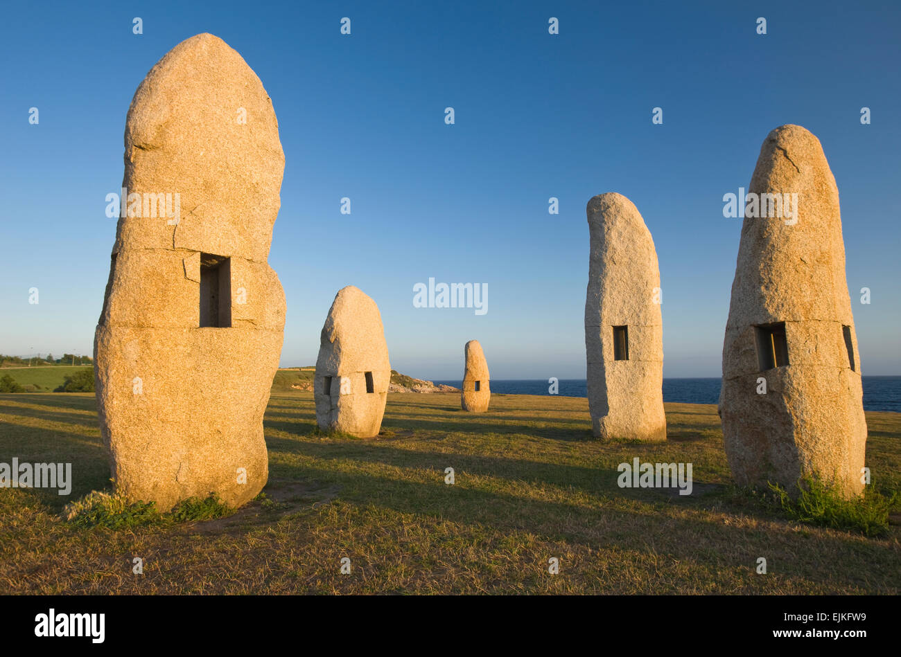 MENHIRES POLA PAZ CROMLECH MONUMENT (©MANOLO PAZ 2001) PASEO DOS MENHIRES SCULPTURE PARK LA COROGNE Galice Espagne Banque D'Images