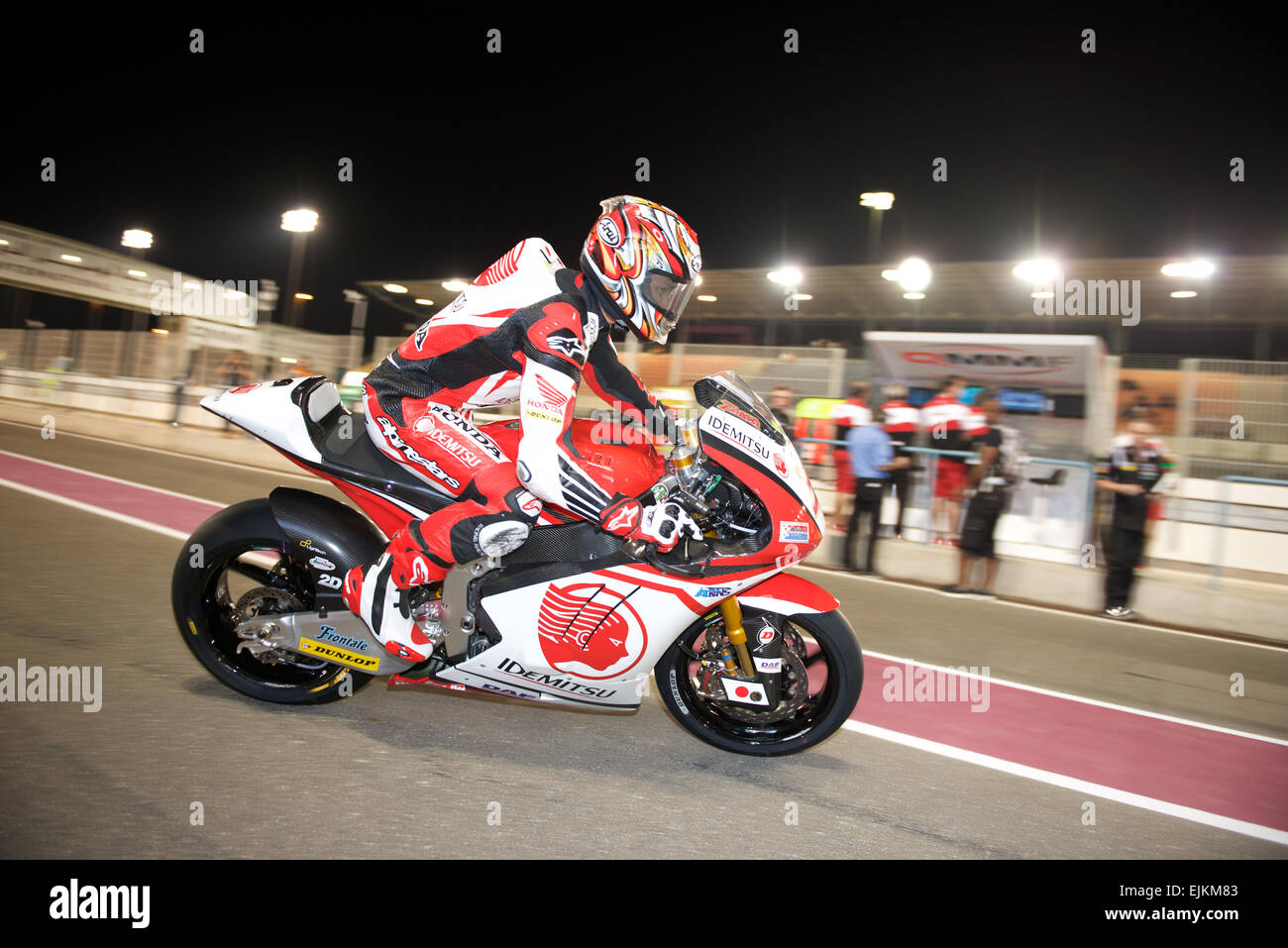 Le circuit de Losail, au Qatar le 28 mars 2015, le Japonais Takaaki Nakagami rider Moto2 au cours de qualification pour le début de l'année 2015, le Grand Prix moto de la FIM à Qatar © Tom Morgan Banque D'Images