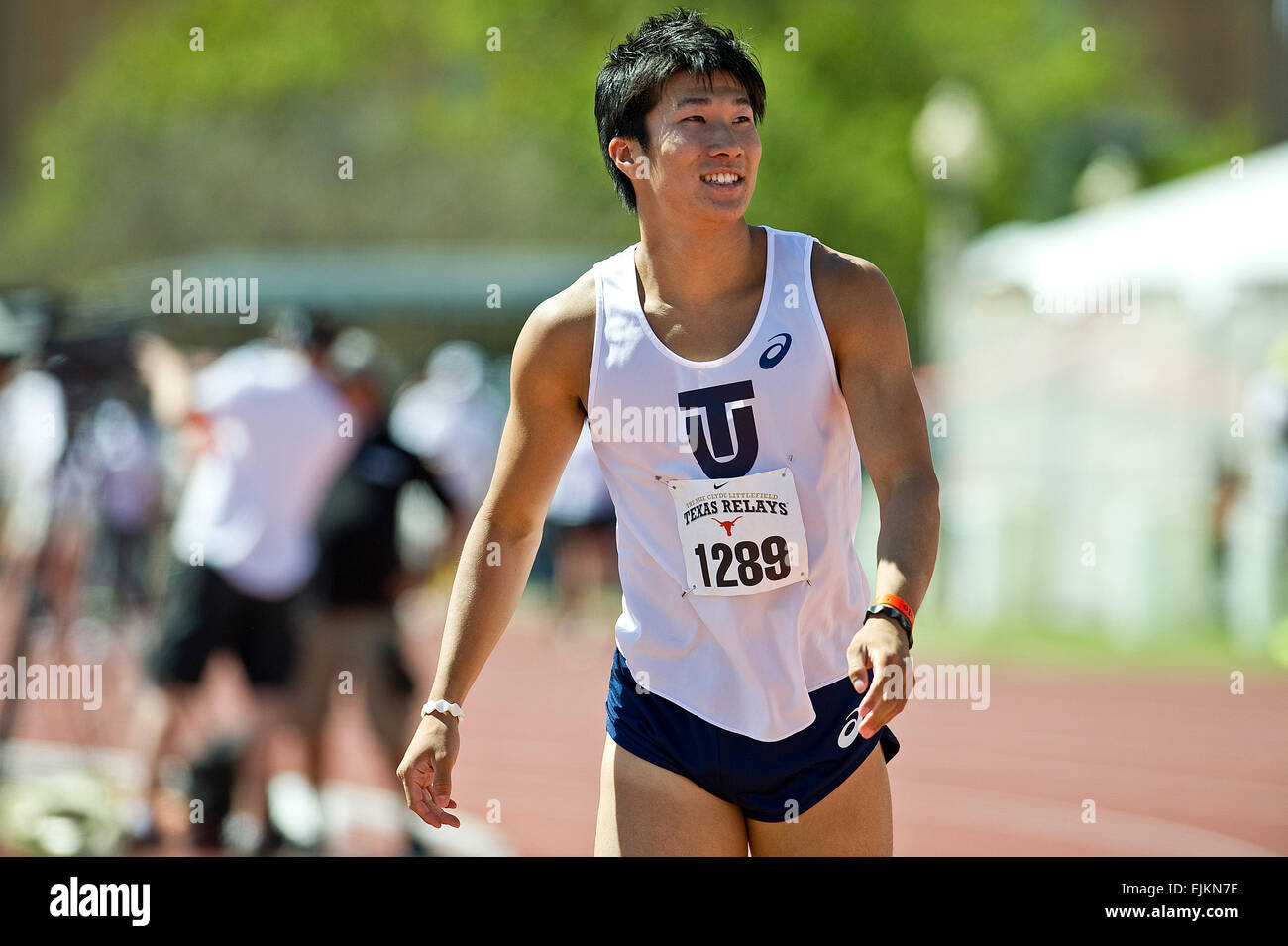 28 mars 2015 : Yoshihide Kiryu # 1289 du Japon gagne du 100 mètres Invitational avec un temps de 9,87 à la 88e Nike Clyde Littlefield Texas Relais, Mike A. Myers Stadium. Austin, Texas. Banque D'Images