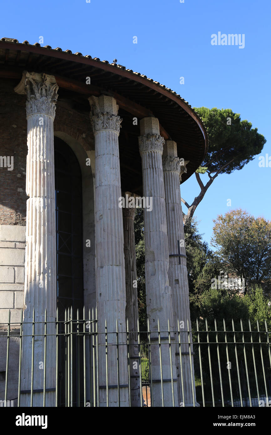L'Italie. Rome. Le temple circulaire d'Hercule Victor (autrefois pensé pour être un Temple de Vesta). Construit au deuxième siècle av. Banque D'Images