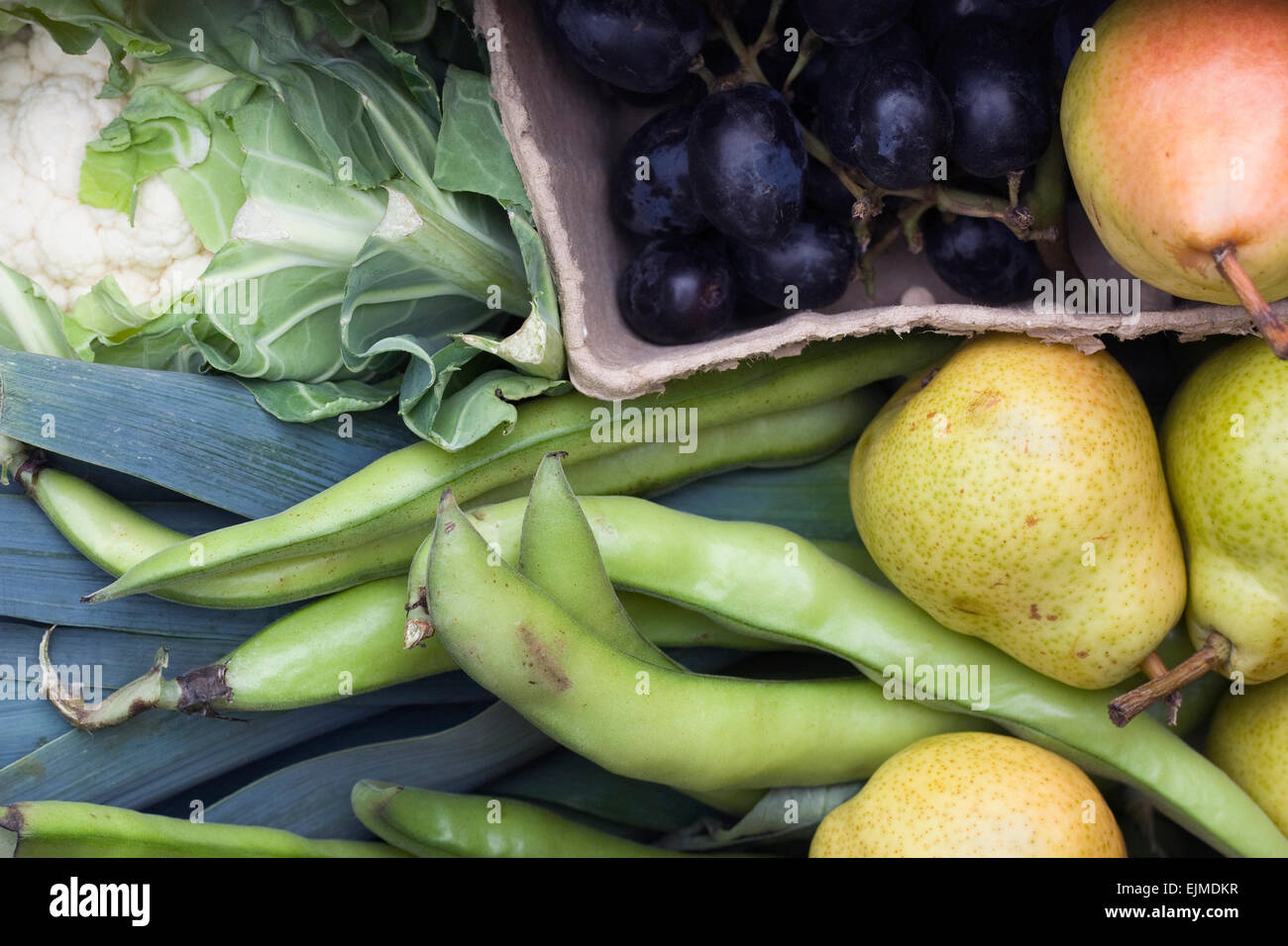 Livraison de fruits et légumes frais. Banque D'Images