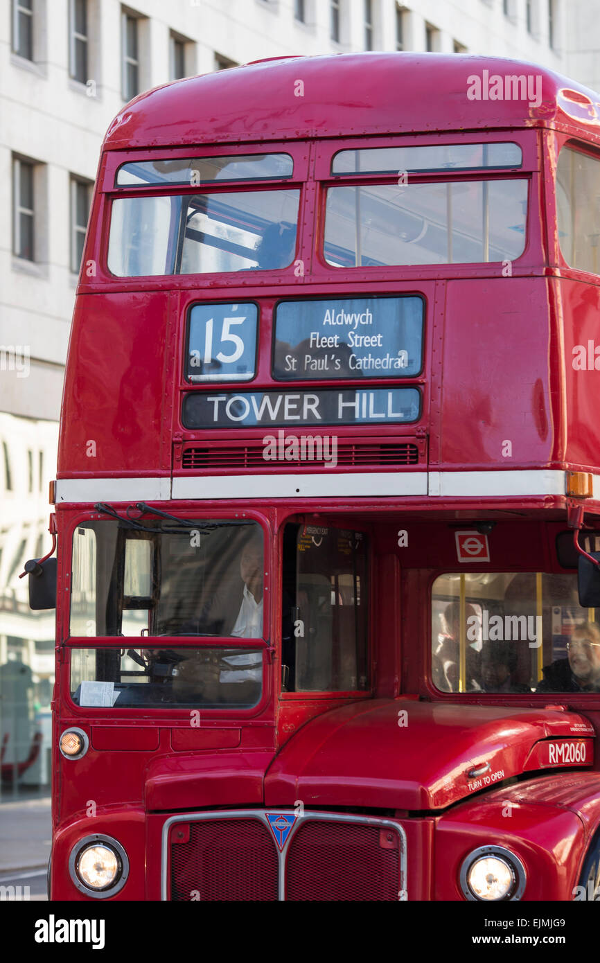 Vintage red double-decker bus, Londres Banque D'Images