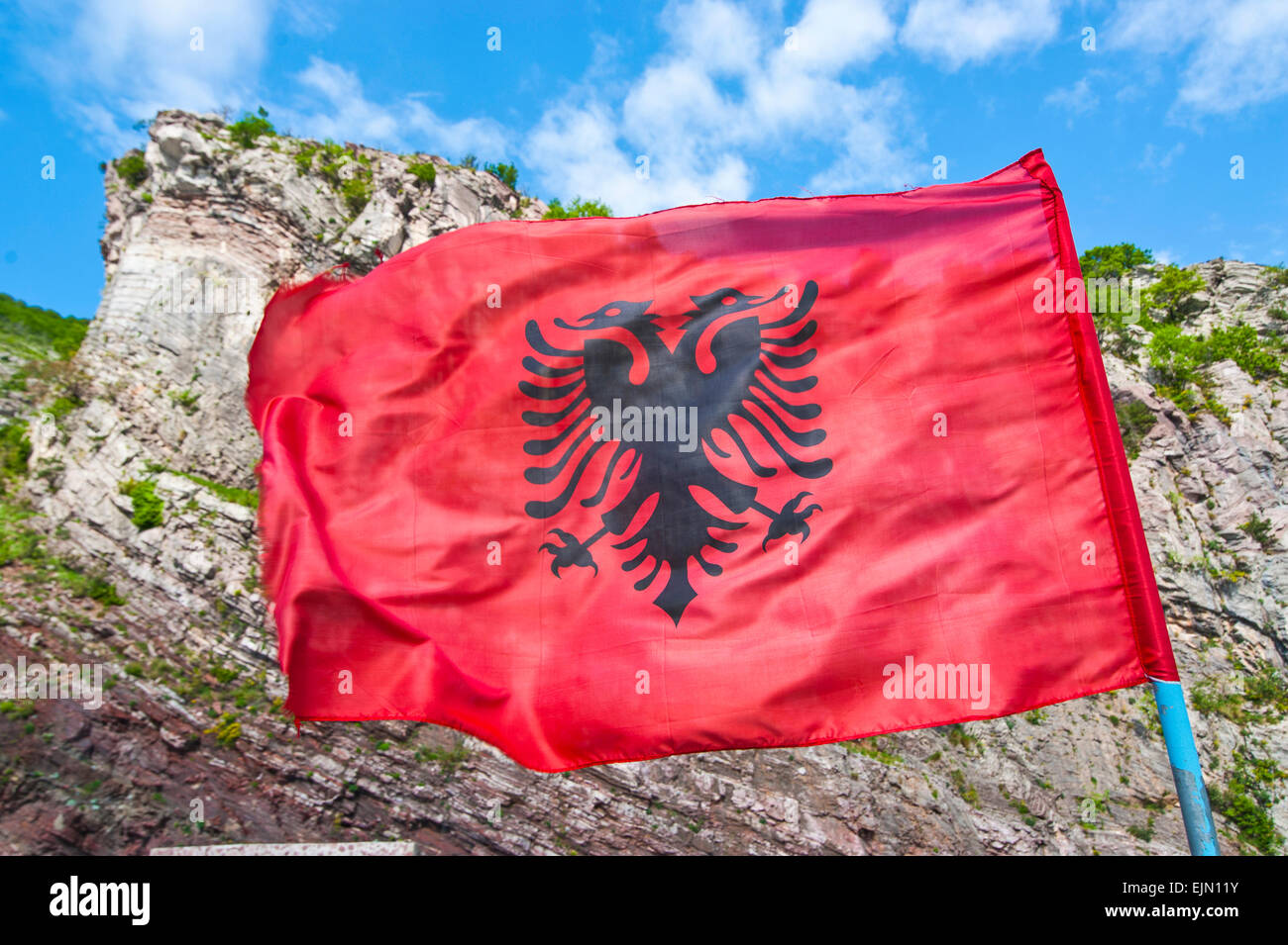 Flagge albaniens Banque de photographies et d’images à haute résolution ...