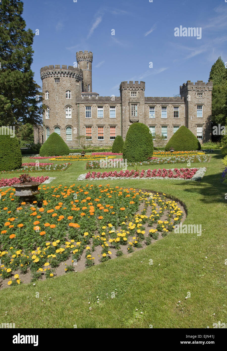 Cyfarthfa Castle (1824) et de jardins, Merthyr Tydfil, South Wales, UK Banque D'Images