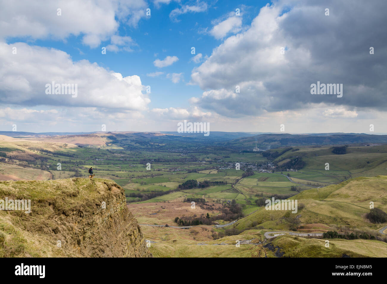 L'avis de Castleton du haut de Mam Tor dans le Peak District Banque D'Images