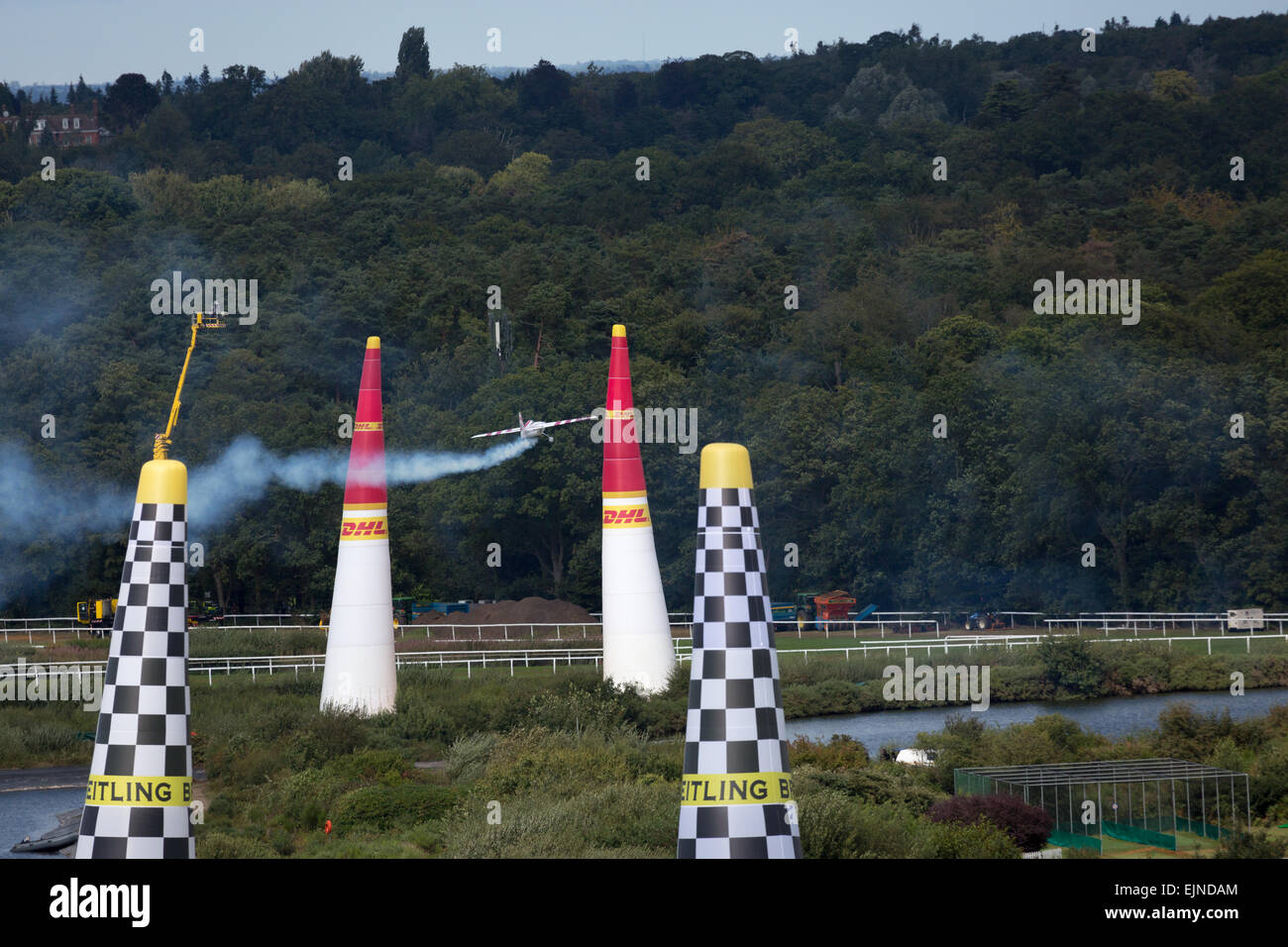 L''hippodrome d''Ascot, Berkshire, Angleterre, Royaume-Uni. Red Bull Air Race, 17 août 2015. Banque D'Images