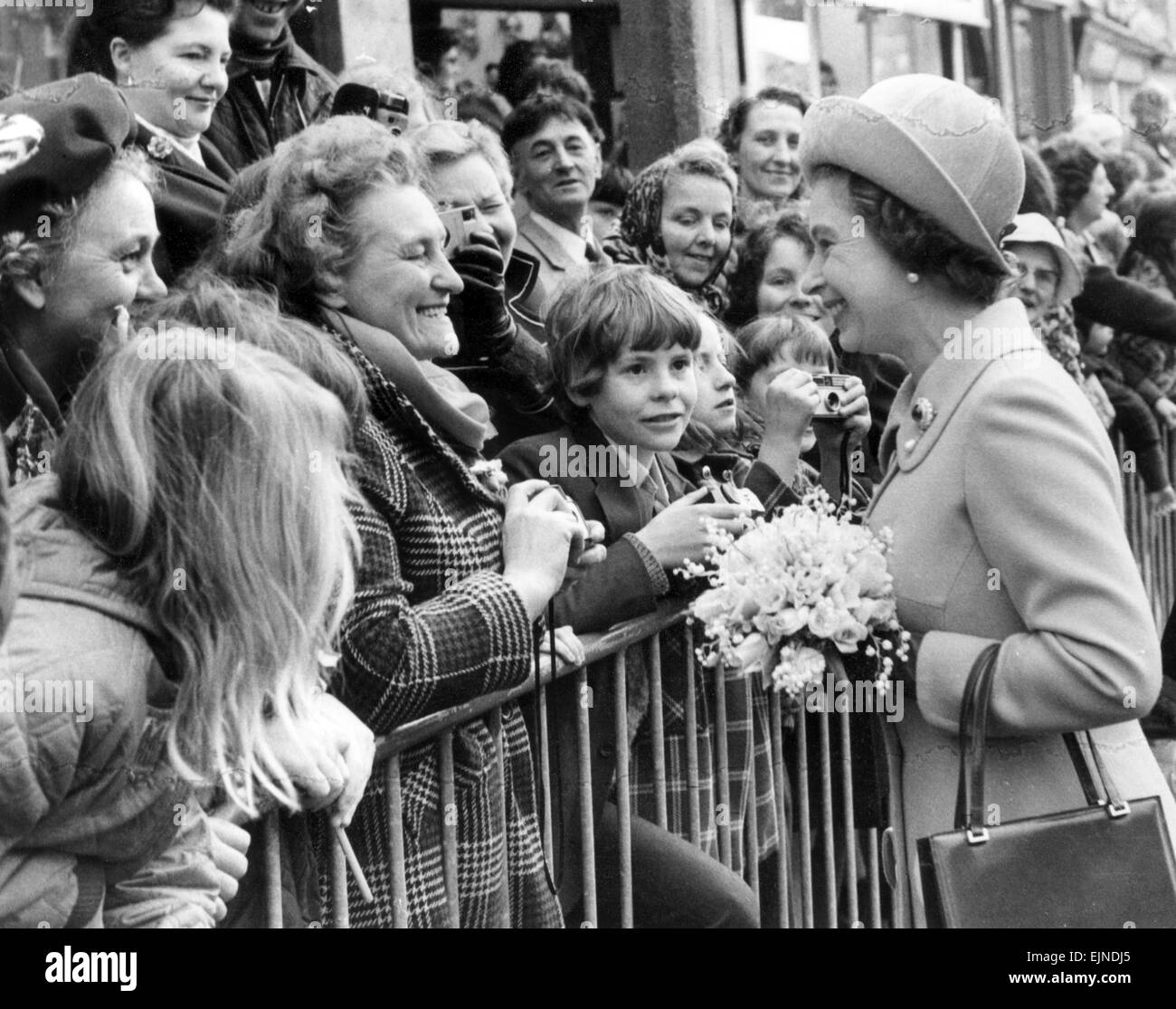 La Reine se rend à Congleton, Manchester le 4 mai 1972. Banque D'Images