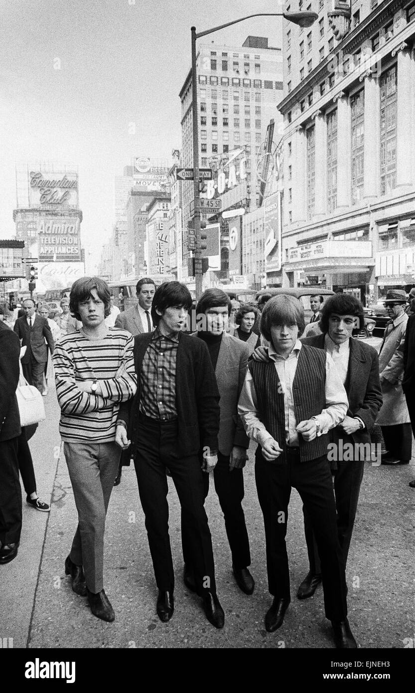 Les Rolling Stones sur Broadway. l-r de Mick Jagger, Keith Richards, Charlie Watts, Brian Jones et Bill Wyman. 2 juin 1964. Banque D'Images