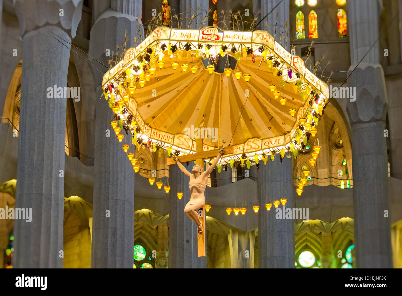 Crucifix suspendu - Sagrada Familia - Barcelone Banque D'Images