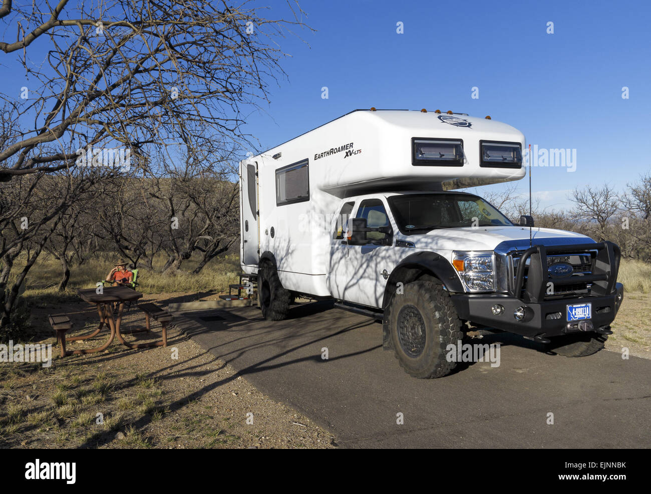 Truck camper 4x4 Banque de photographies et d'images à haute résolution -  Alamy