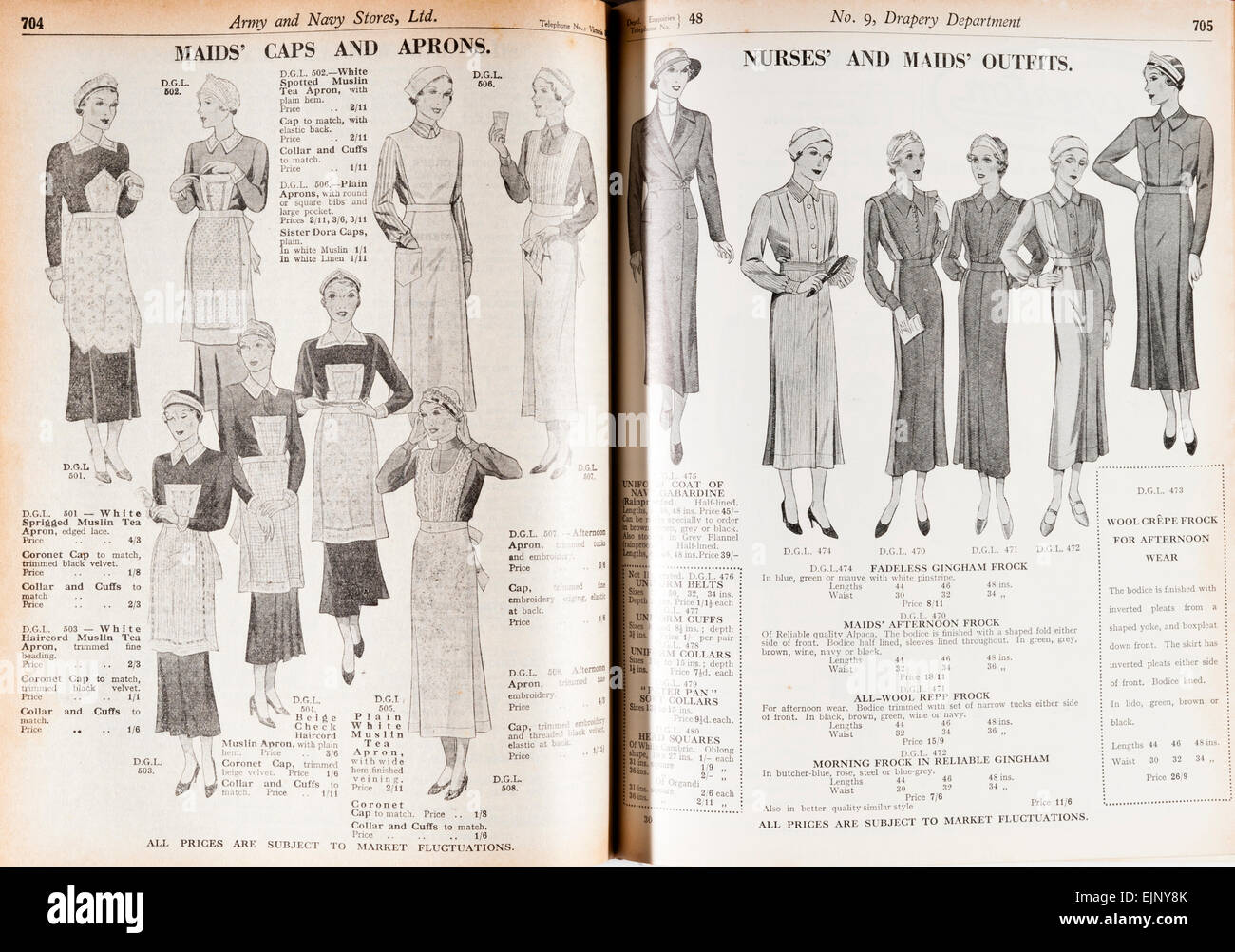 De l'armée et de la Marine d'avant-guerre Les magasins achat par catalogue, (Londres, Royaume-Uni, 1935) - femmes de chambre et des uniformes d'infirmières Banque D'Images